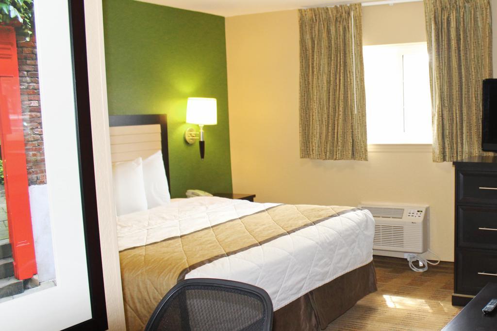 Extended Stay America Select Suites - Chesapeake - Churchland Blvd Exterior foto